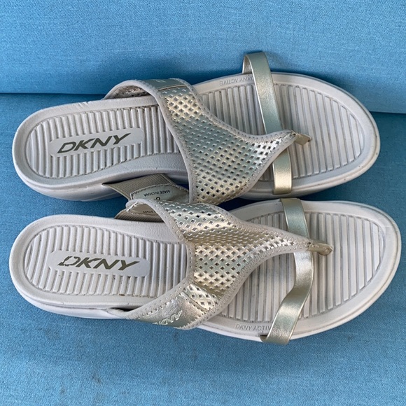 DKNY flip flop sport platform - Picture 5 of 5